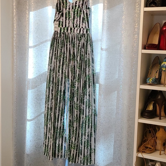 Romper with sheer overlay - Picture 4 of 6